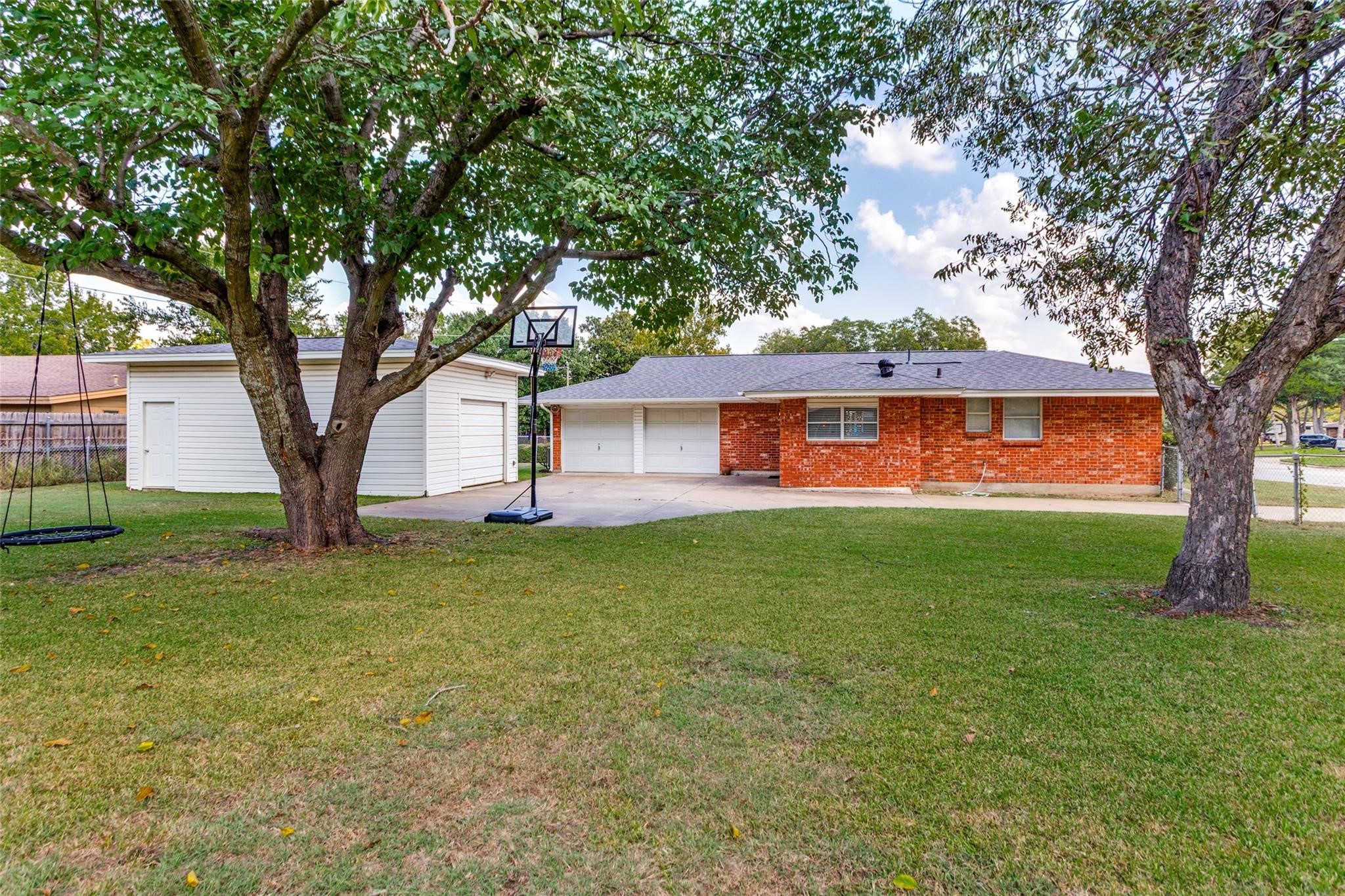 240 Smith Street Burleson TX 76028