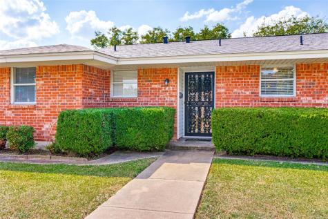 240 Smith Street Burleson TX 76028