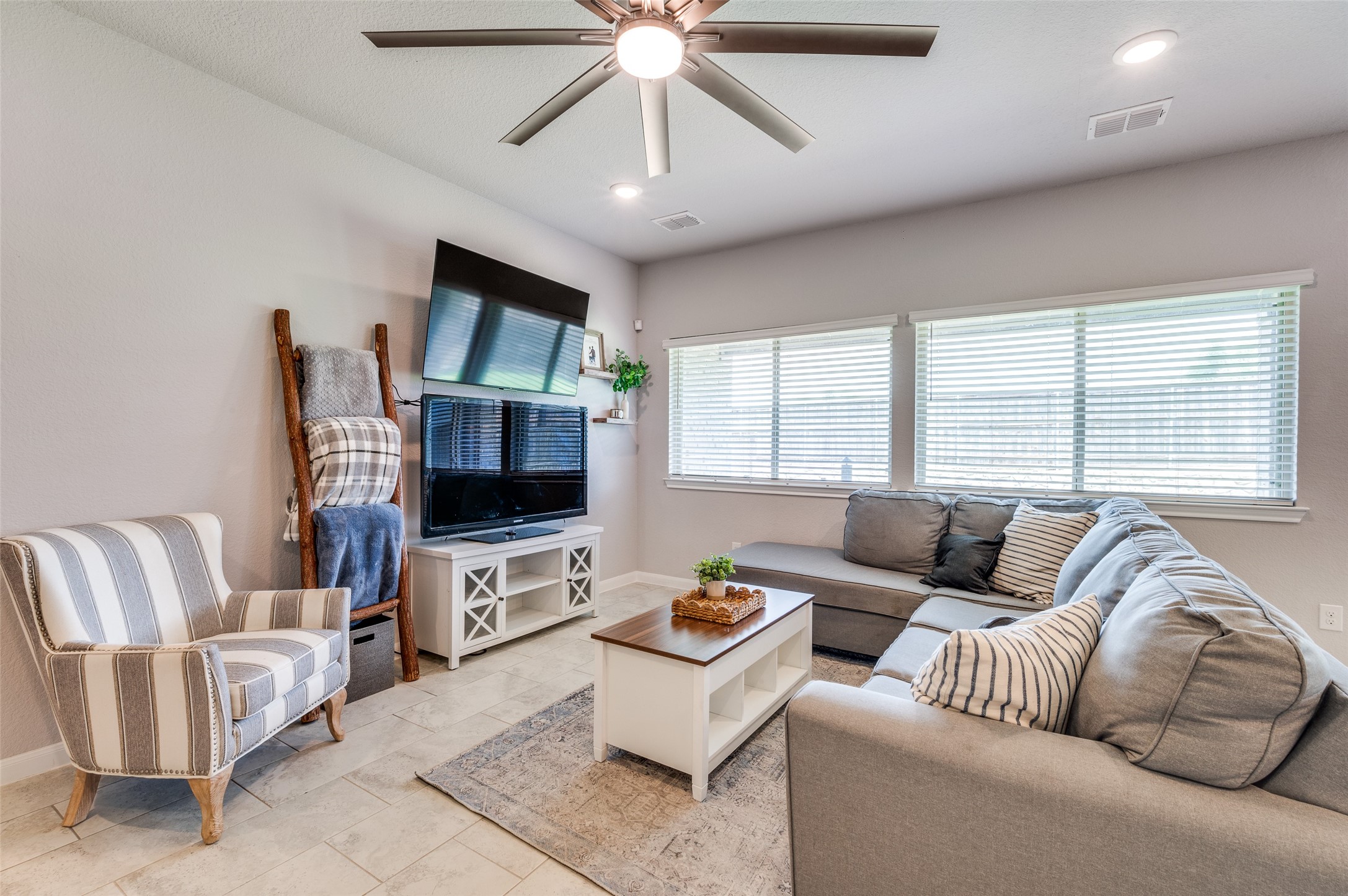 1305 Coyote Ridge Aubrey TX 76227