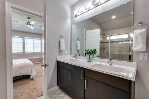1305 Coyote Ridge Aubrey TX 76227