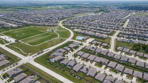 1305 Coyote Ridge Aubrey TX 76227