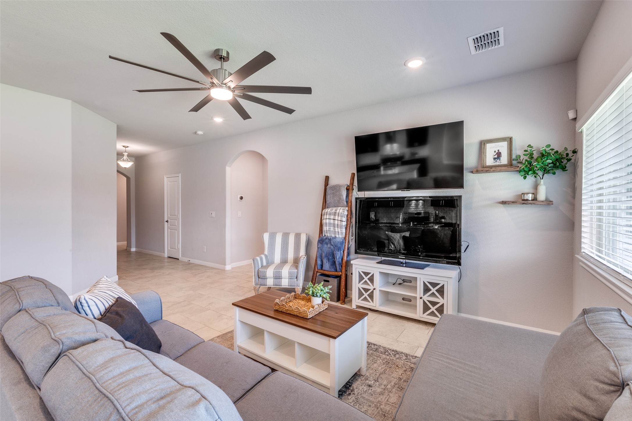 1305 Coyote Ridge Aubrey TX 76227