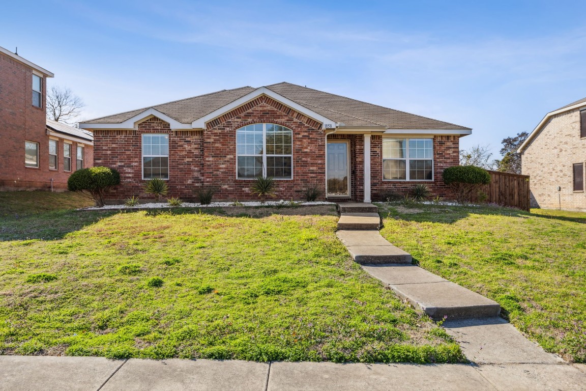 1858 Reynolds Street Lancaster TX 75134