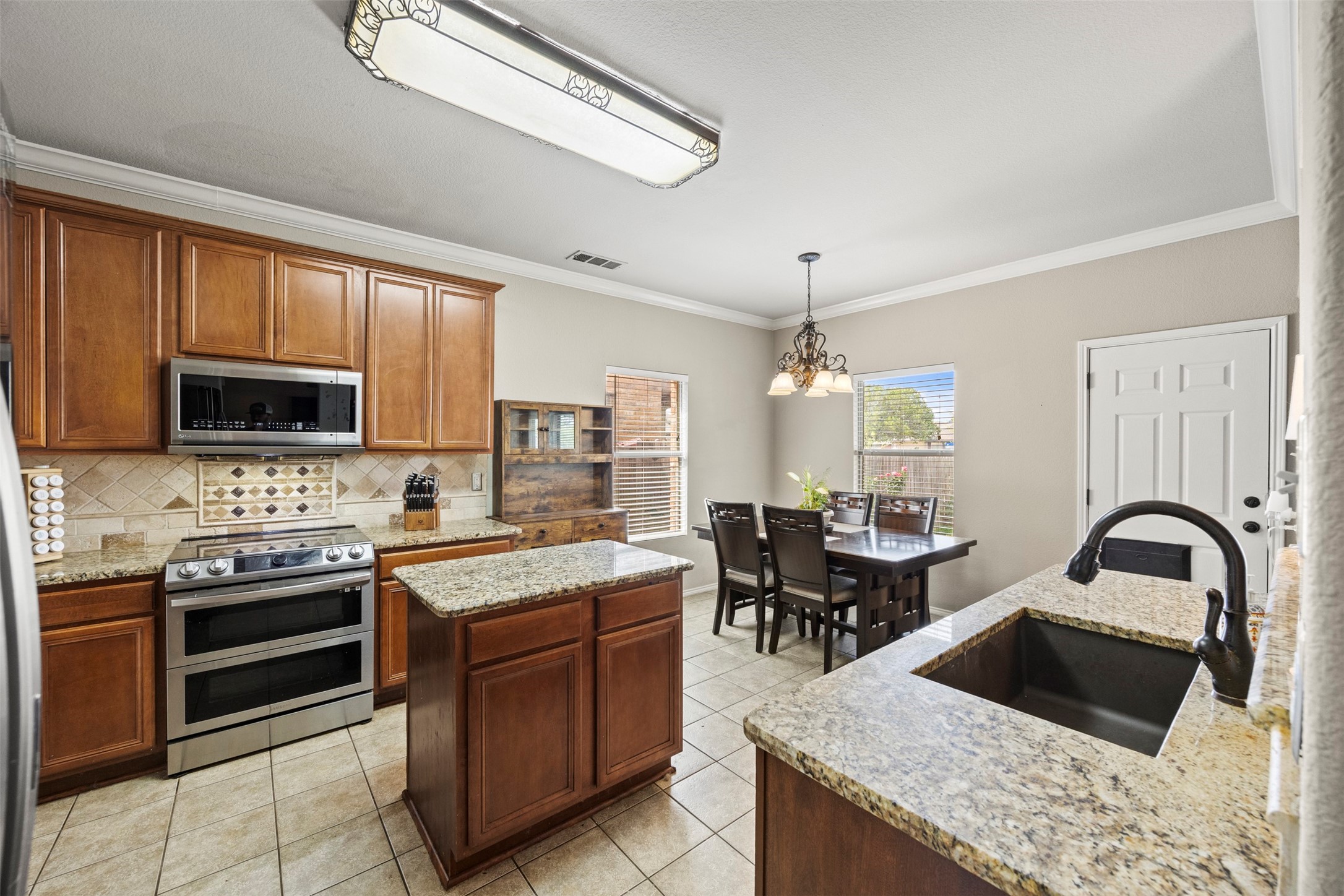 420 Goldstone Lane Fort Worth TX 76131