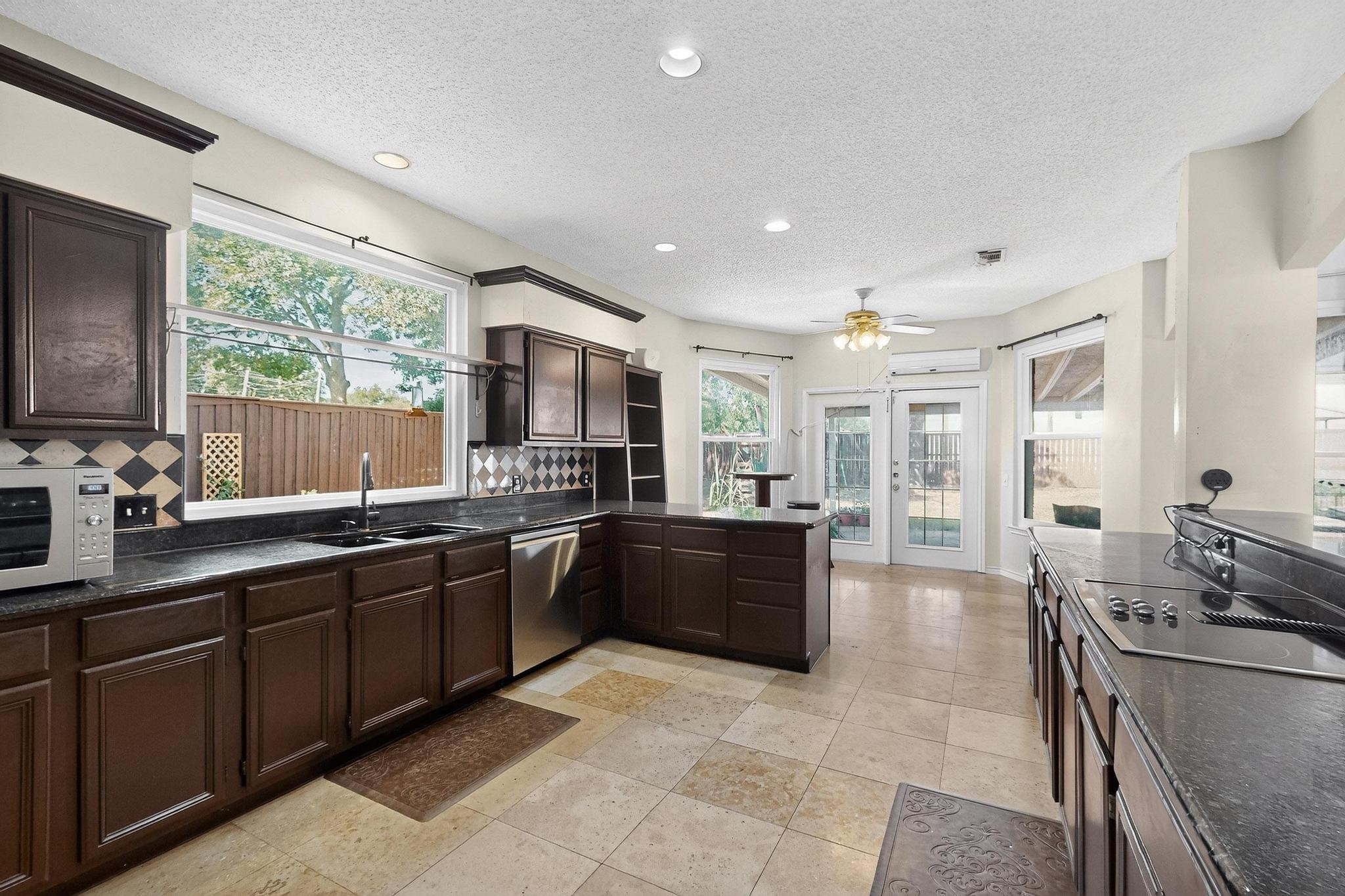 2221 Everglade Court Carrollton TX 75006