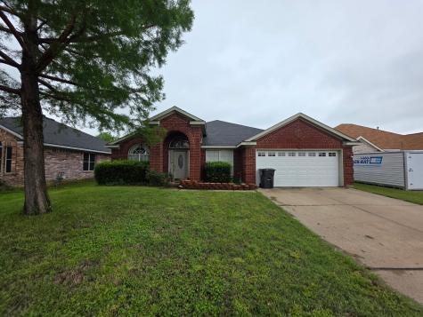1123 Deer Valley Lane Arlington TX 76001