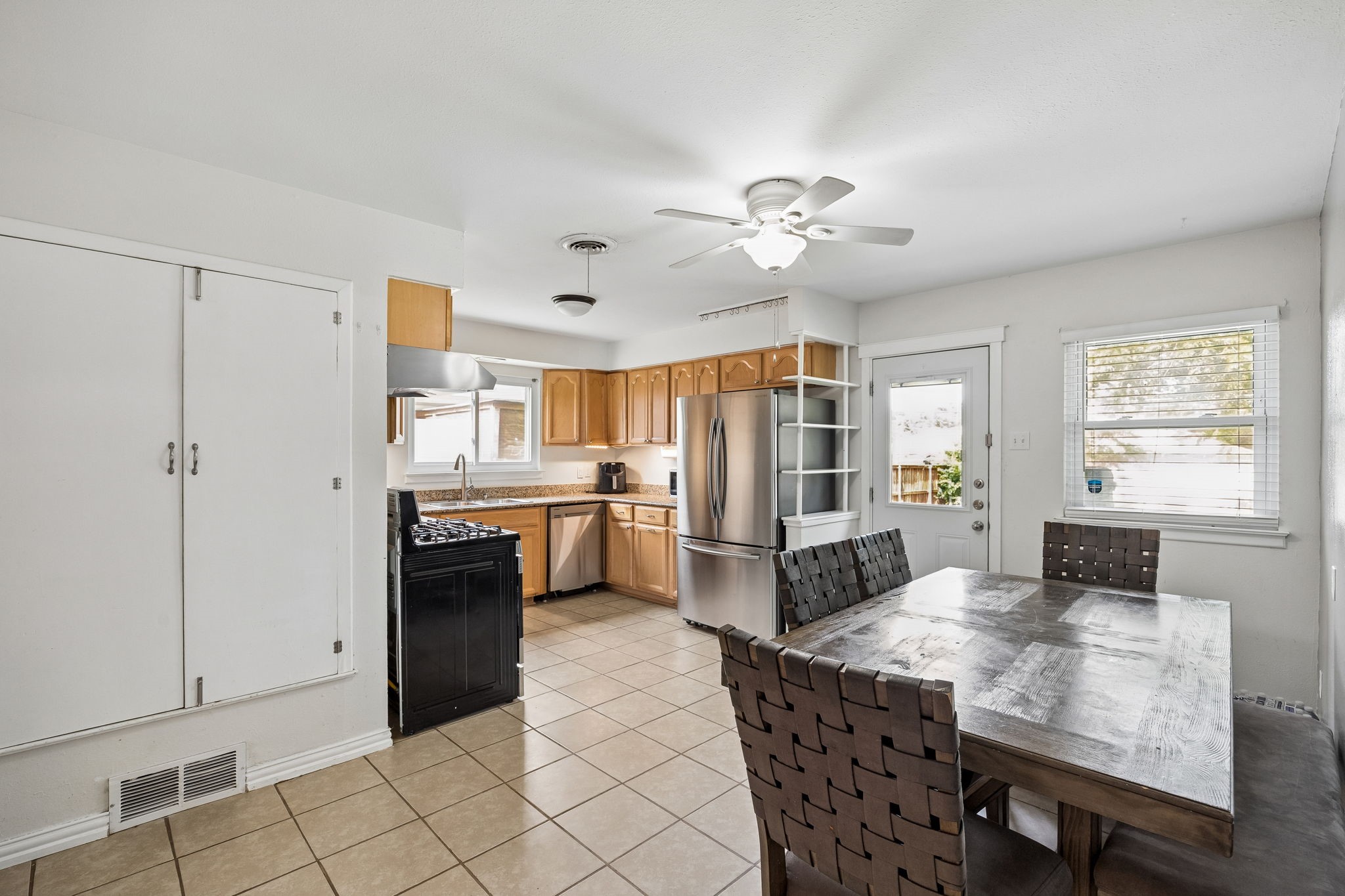 1216 Bluebird Lane Garland TX 75042