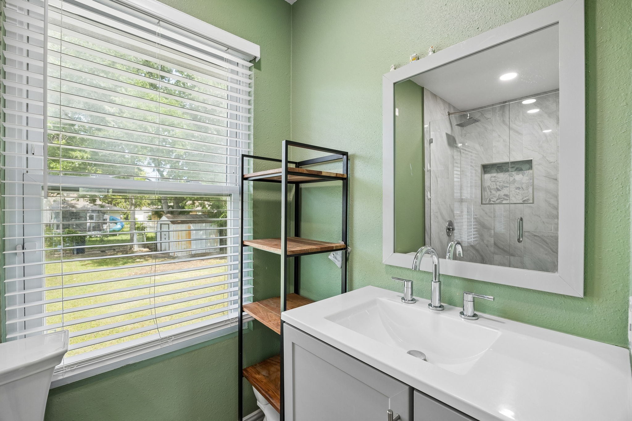 1216 Bluebird Lane Garland TX 75042