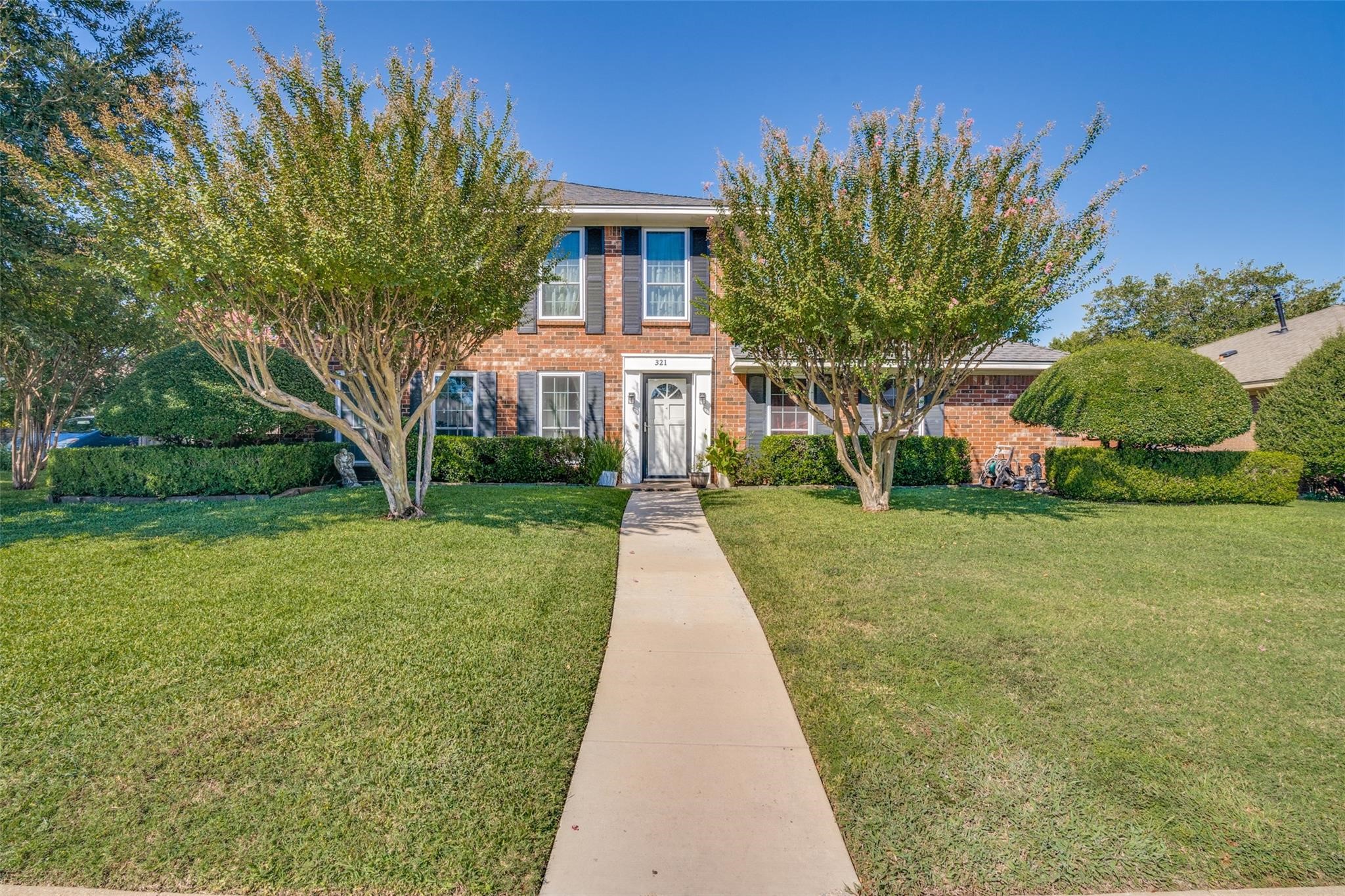321 Kingsbridge Drive Garland TX 75040