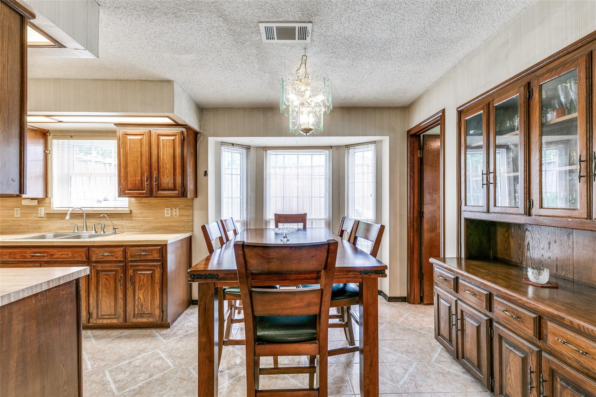 321 Kingsbridge Drive Garland TX 75040