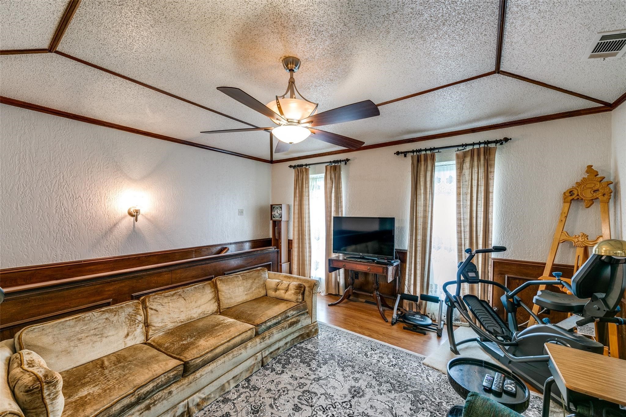 321 Kingsbridge Drive Garland TX 75040