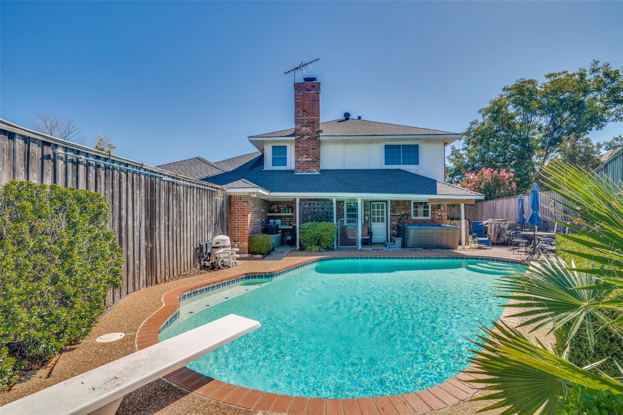 321 Kingsbridge Drive Garland TX 75040