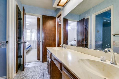 321 Kingsbridge Drive Garland TX 75040