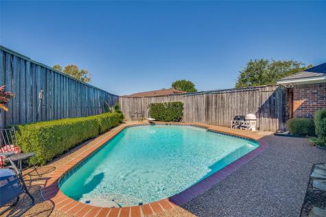 321 Kingsbridge Drive Garland TX 75040