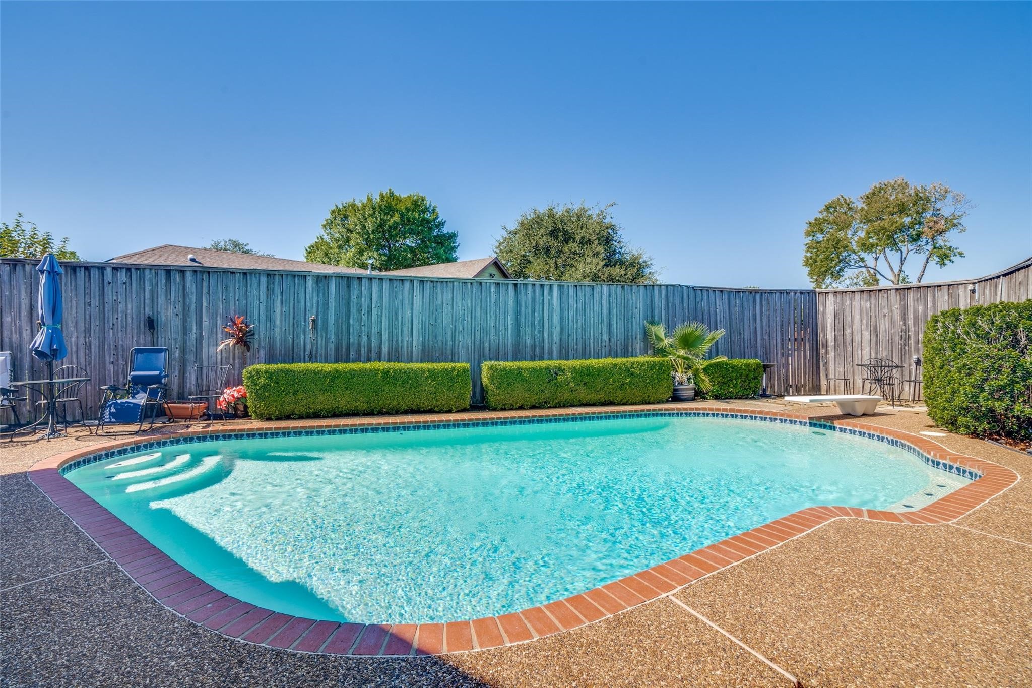 321 Kingsbridge Drive Garland TX 75040