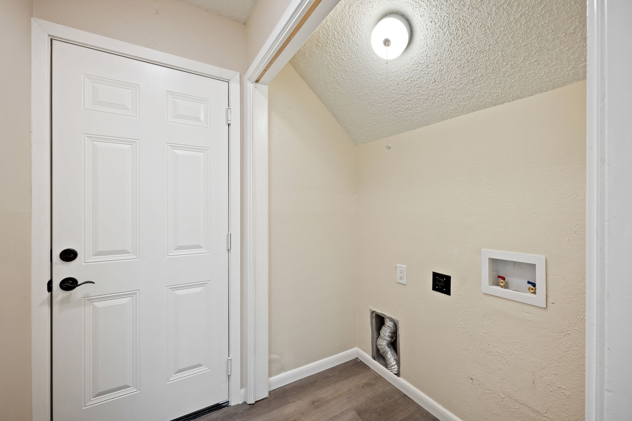 2671 Via Del Mar Carrollton TX 75006