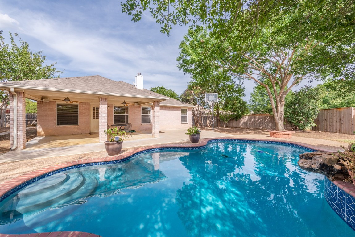 7610 Yorkmeadow Drive Arlington TX 76001