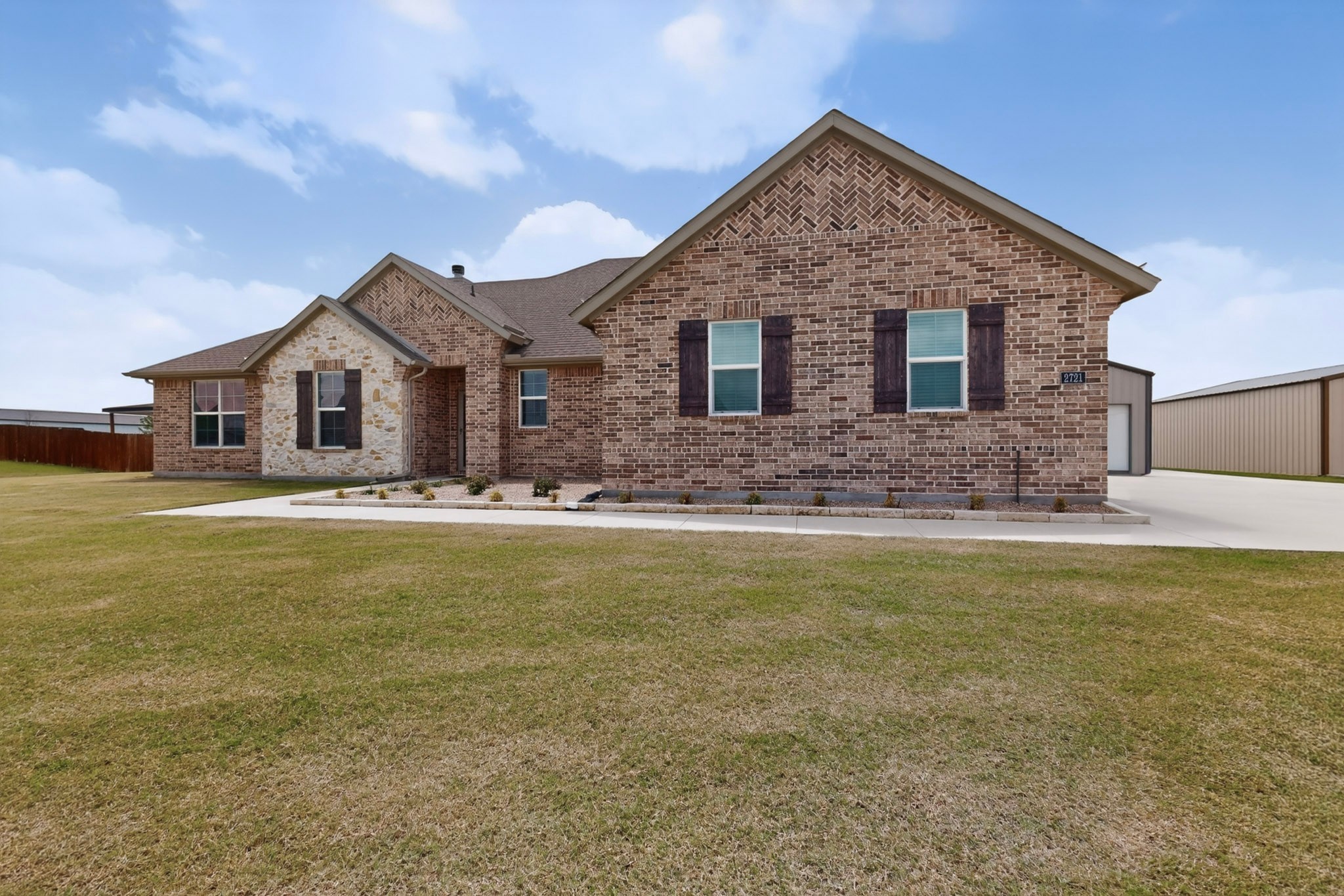 2721 Burr Oak Road Oak Ridge TX 75161