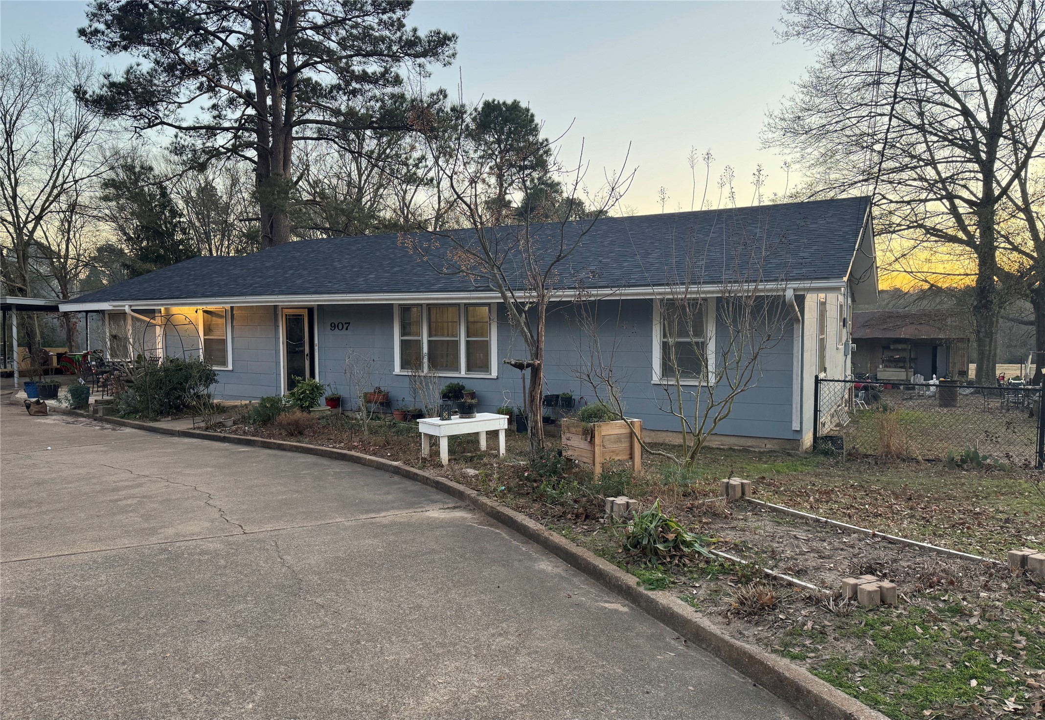 907 W Fordall Street Henderson TX 75652