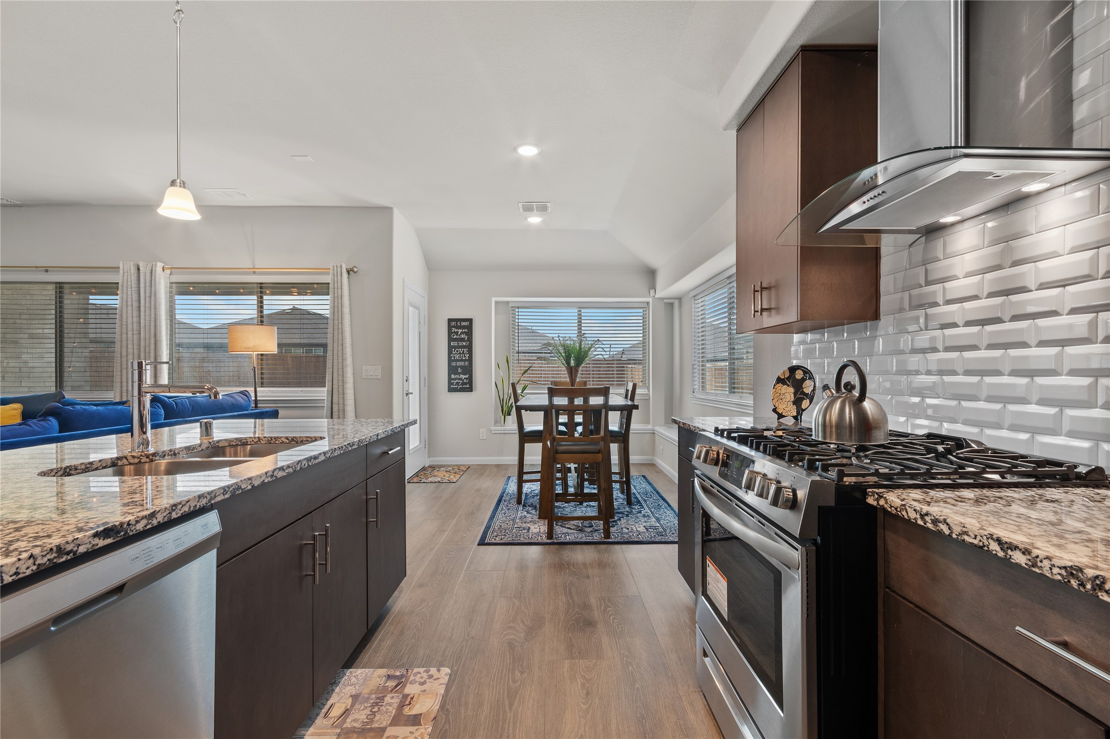 1216 Coyote Ridge Aubrey TX 76227