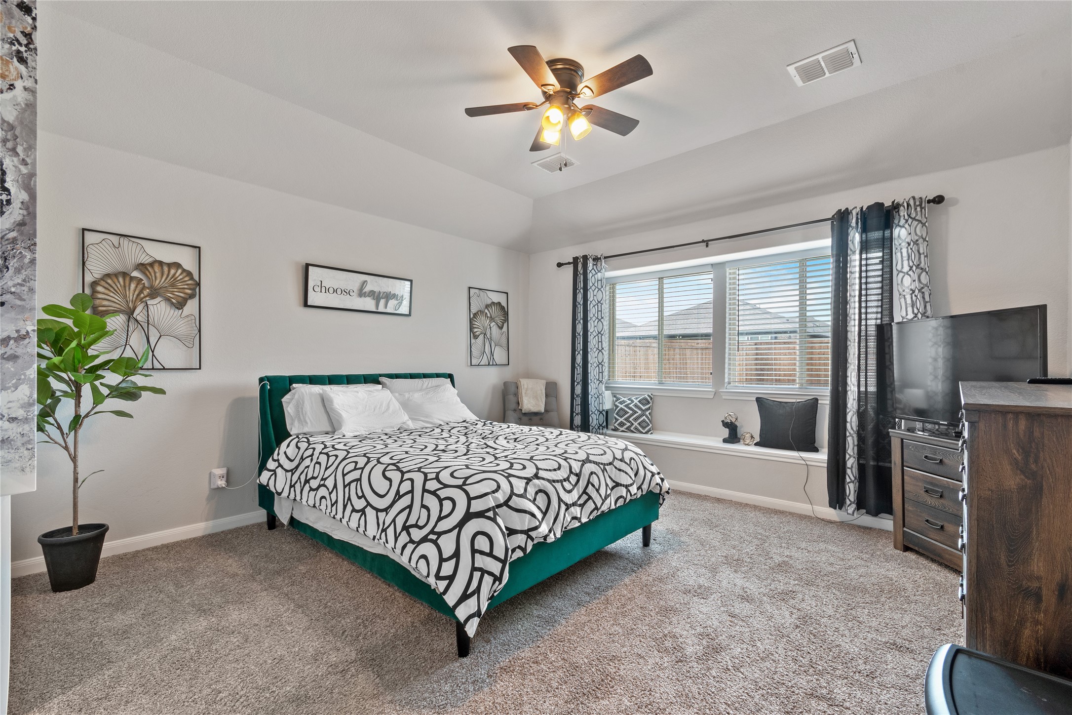 1216 Coyote Ridge Aubrey TX 76227