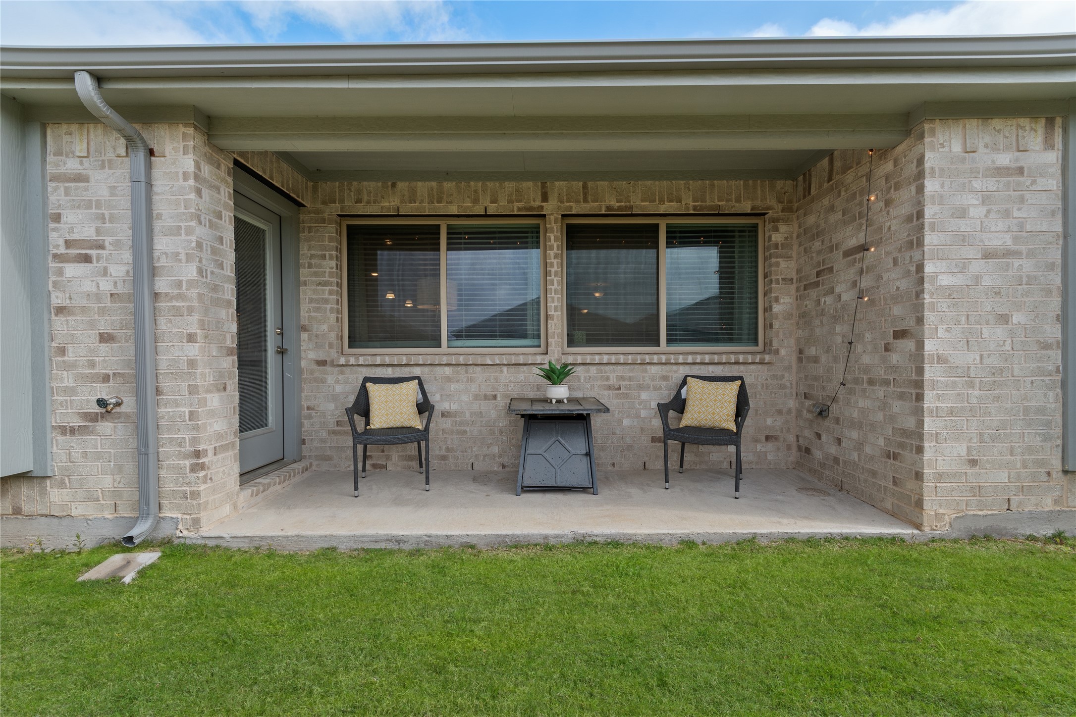 1216 Coyote Ridge Aubrey TX 76227