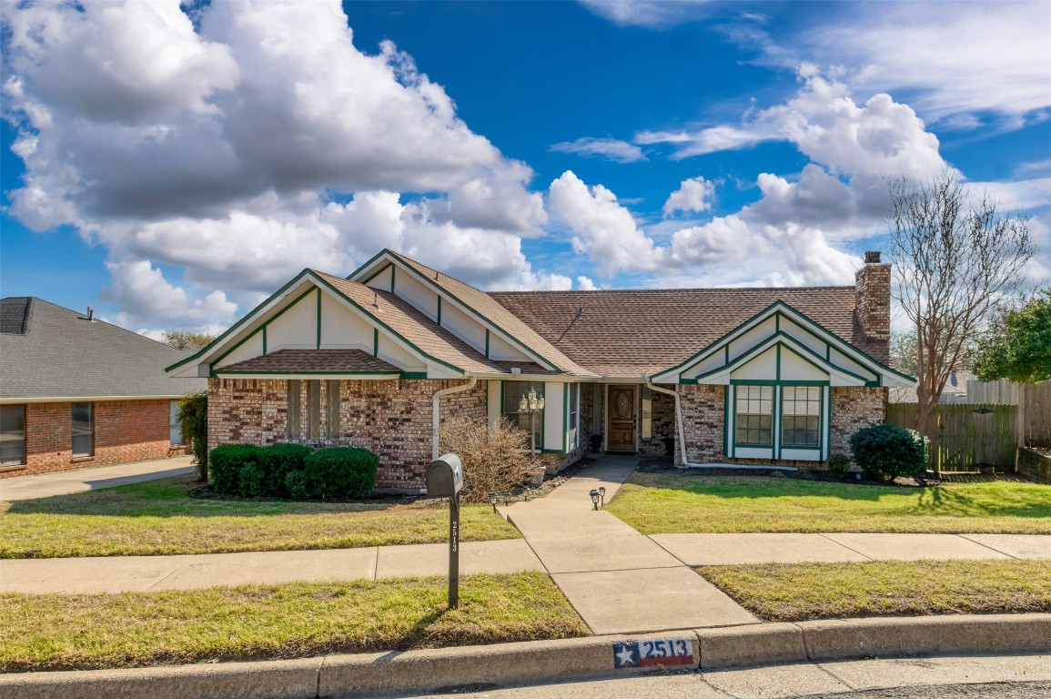 2513 Glenoaks Court Bedford TX 76021
