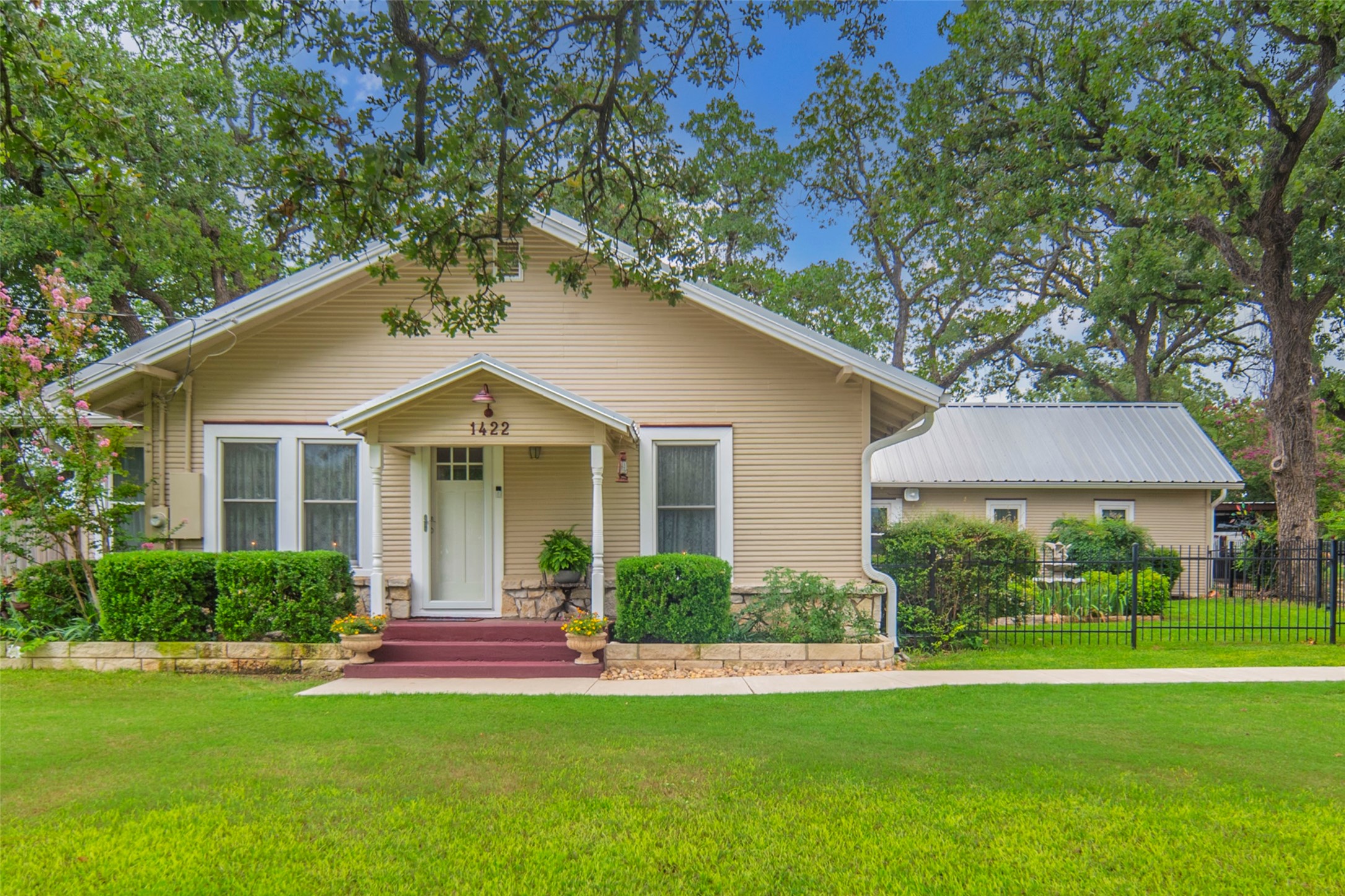 1422 E Bankhead Drive Weatherford TX 76086