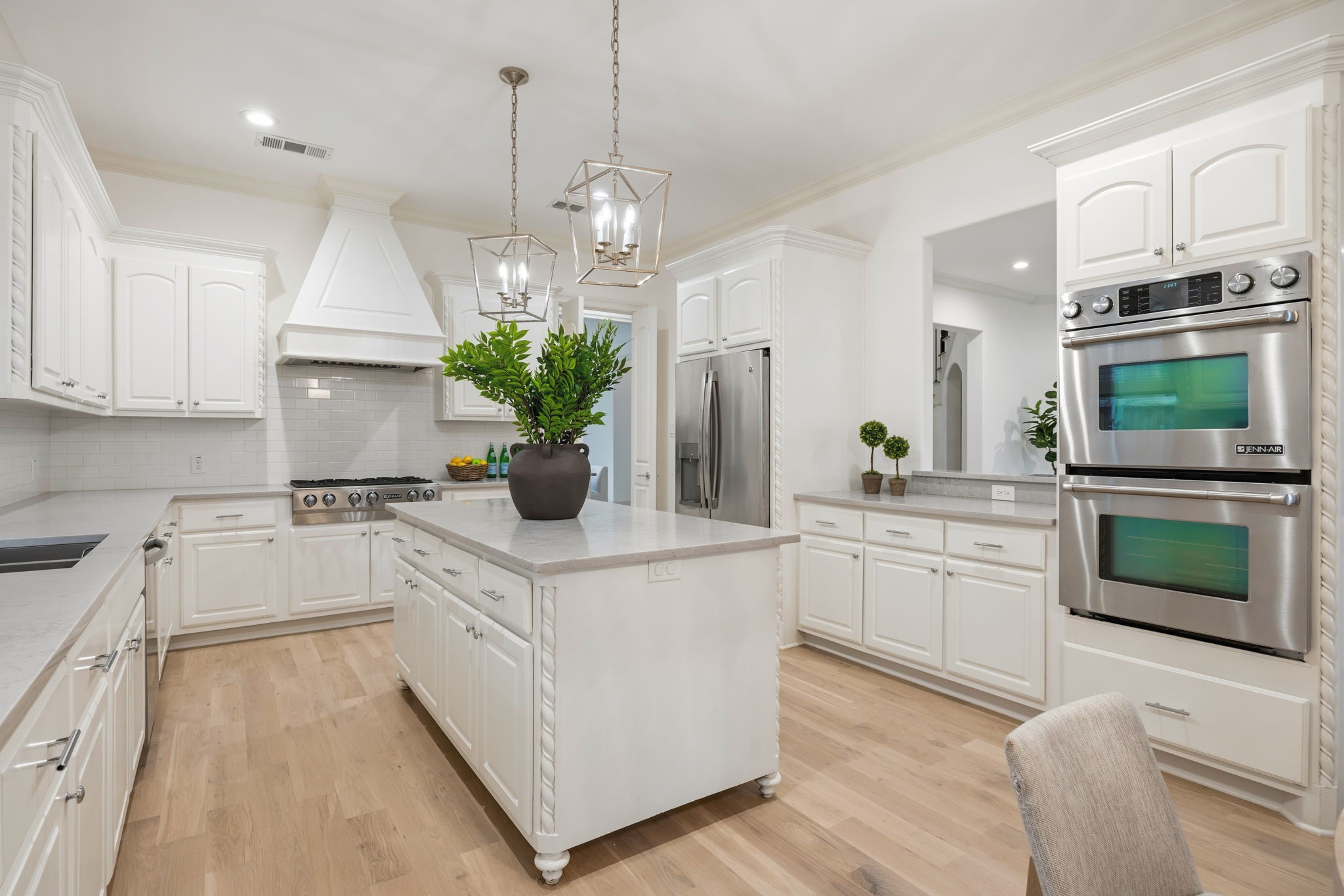 6828 Chevy Chase Avenue Dallas TX 75225