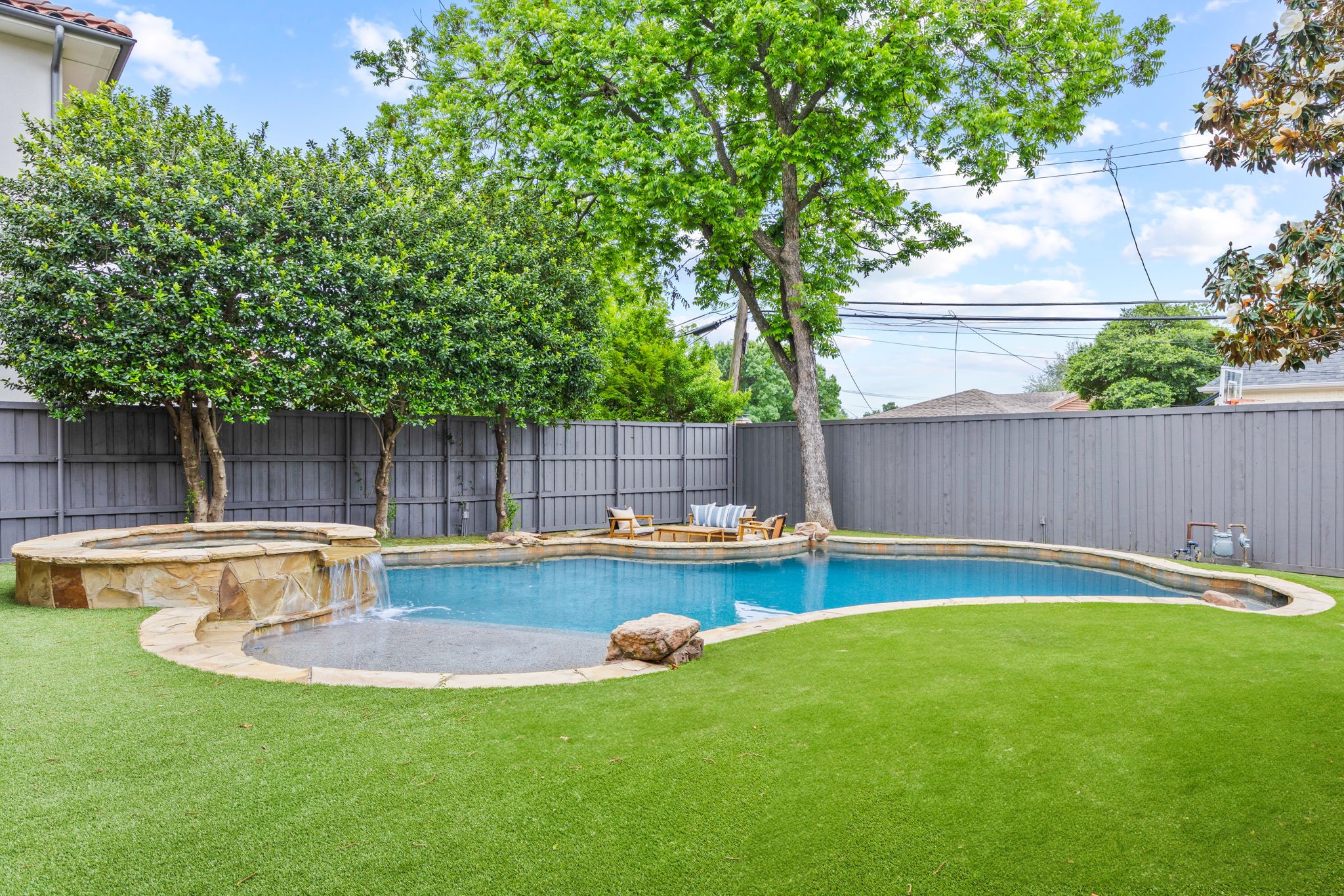 6828 Chevy Chase Avenue Dallas TX 75225