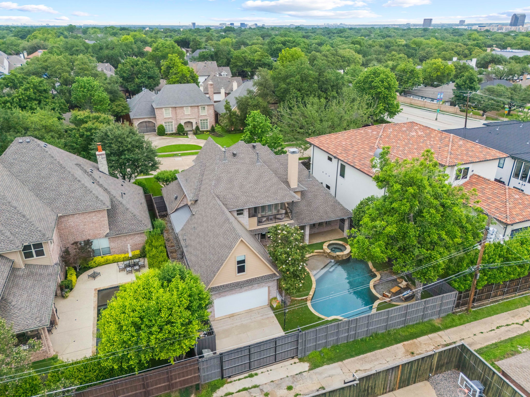 6828 Chevy Chase Avenue Dallas TX 75225