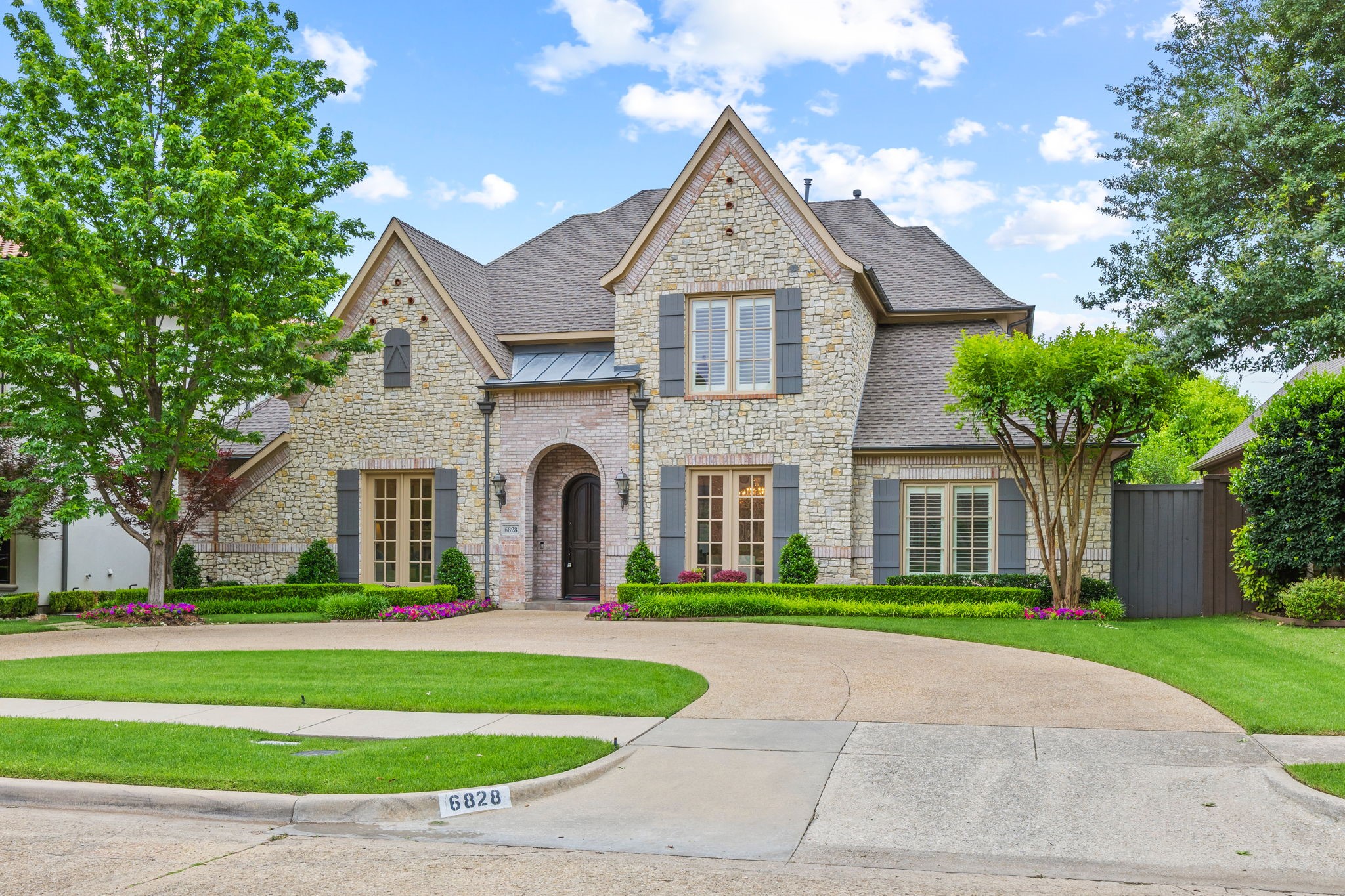 6828 Chevy Chase Avenue Dallas TX 75225