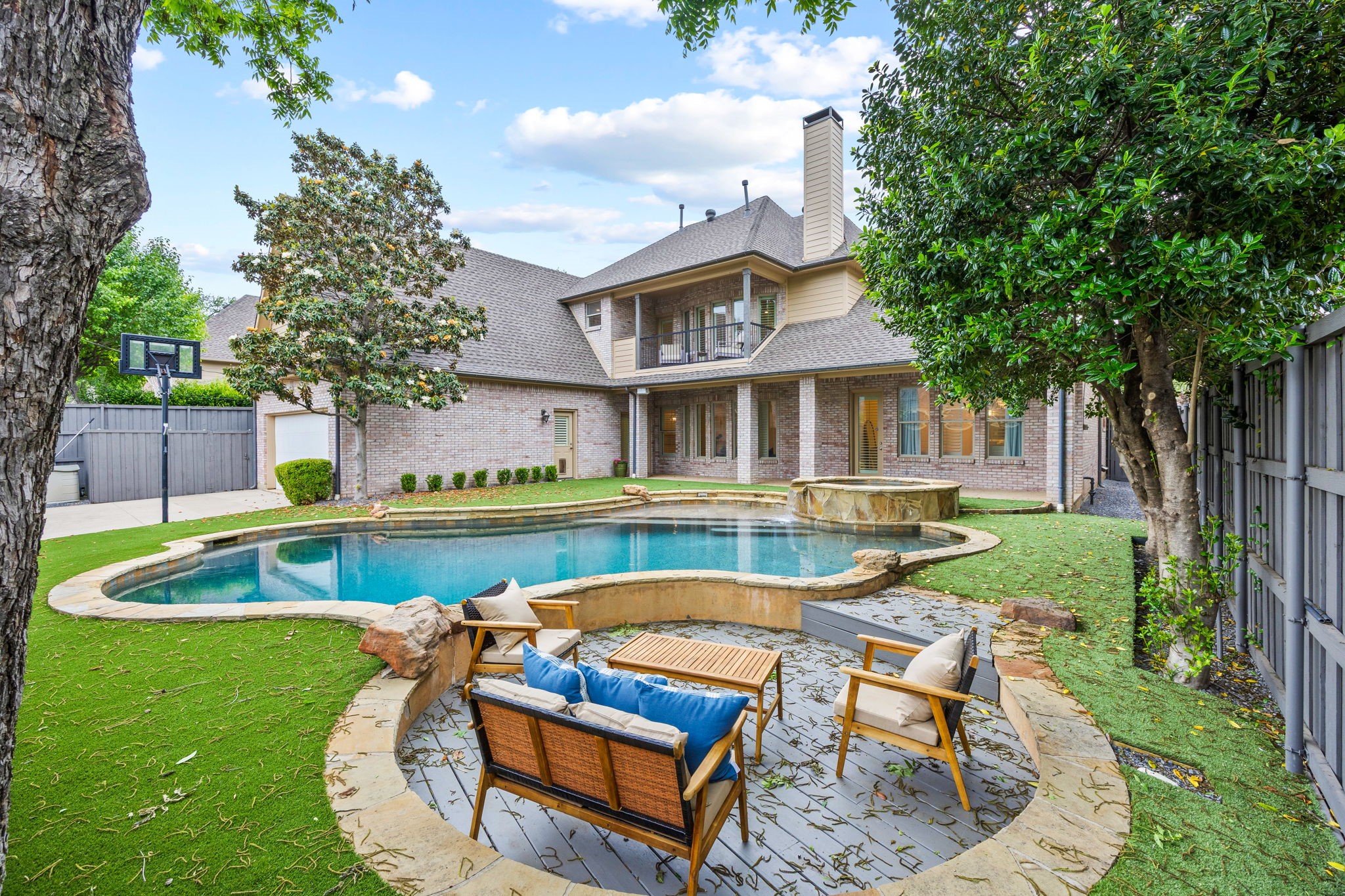 6828 Chevy Chase Avenue Dallas TX 75225