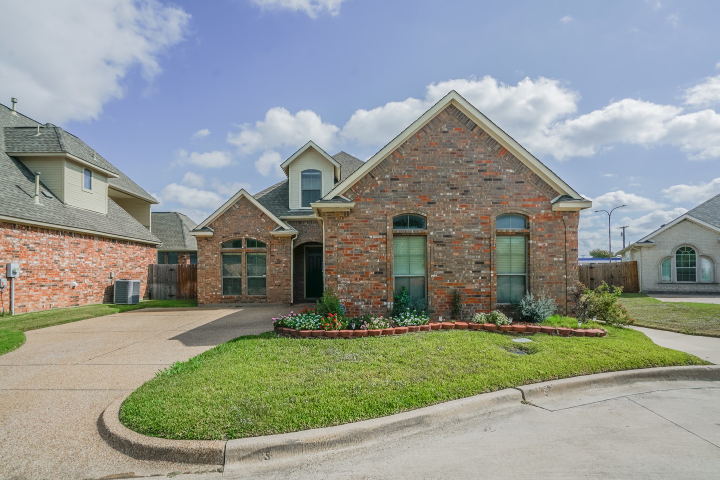 4203 Lucy Lane Arlington TX 76016