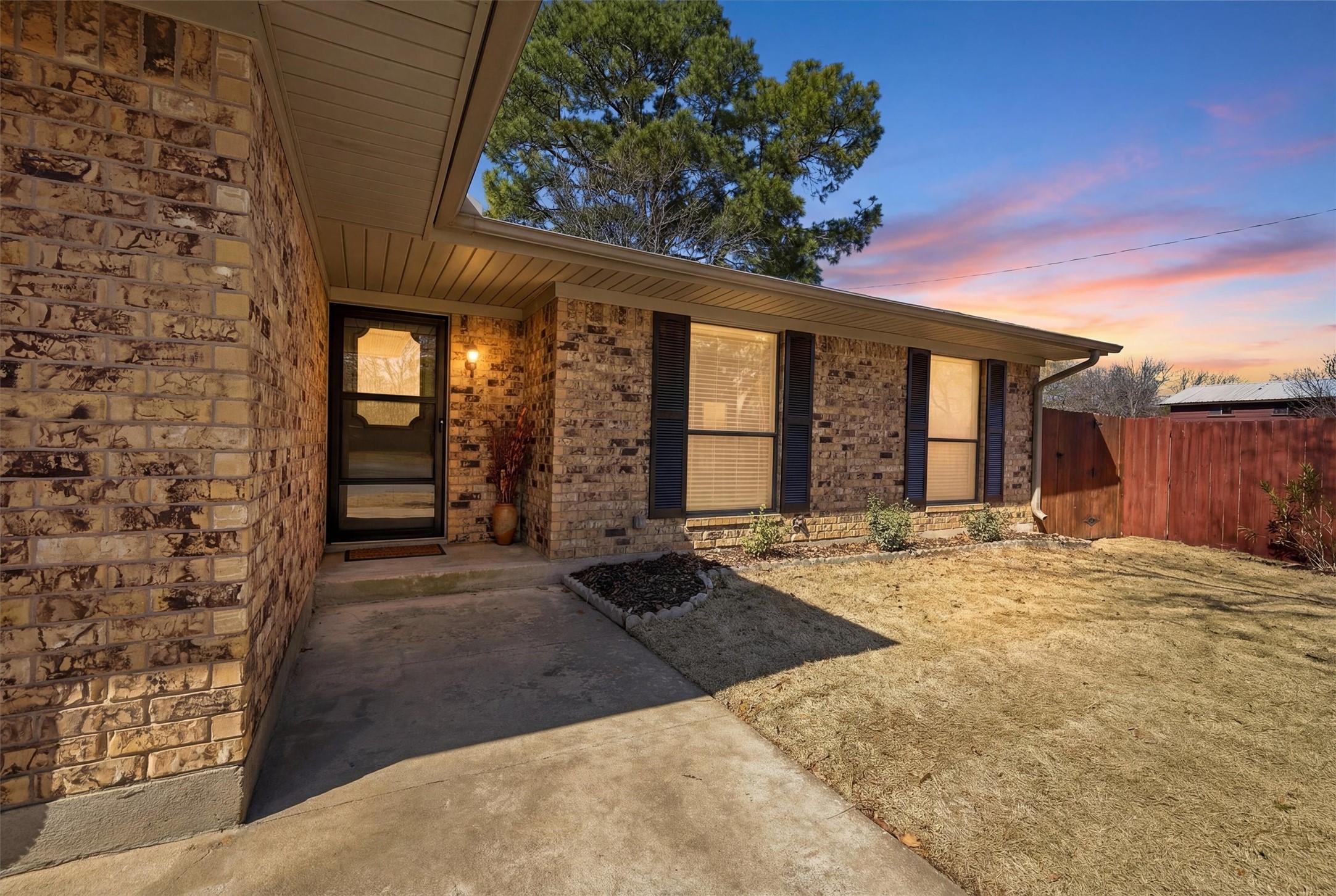 1901 Paula Drive Denison TX 75020
