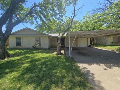1608 Lee Street Kaufman TX 75142