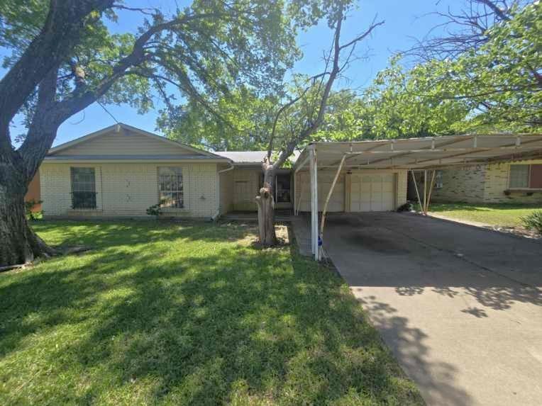 1608 Lee Street Kaufman TX 75142