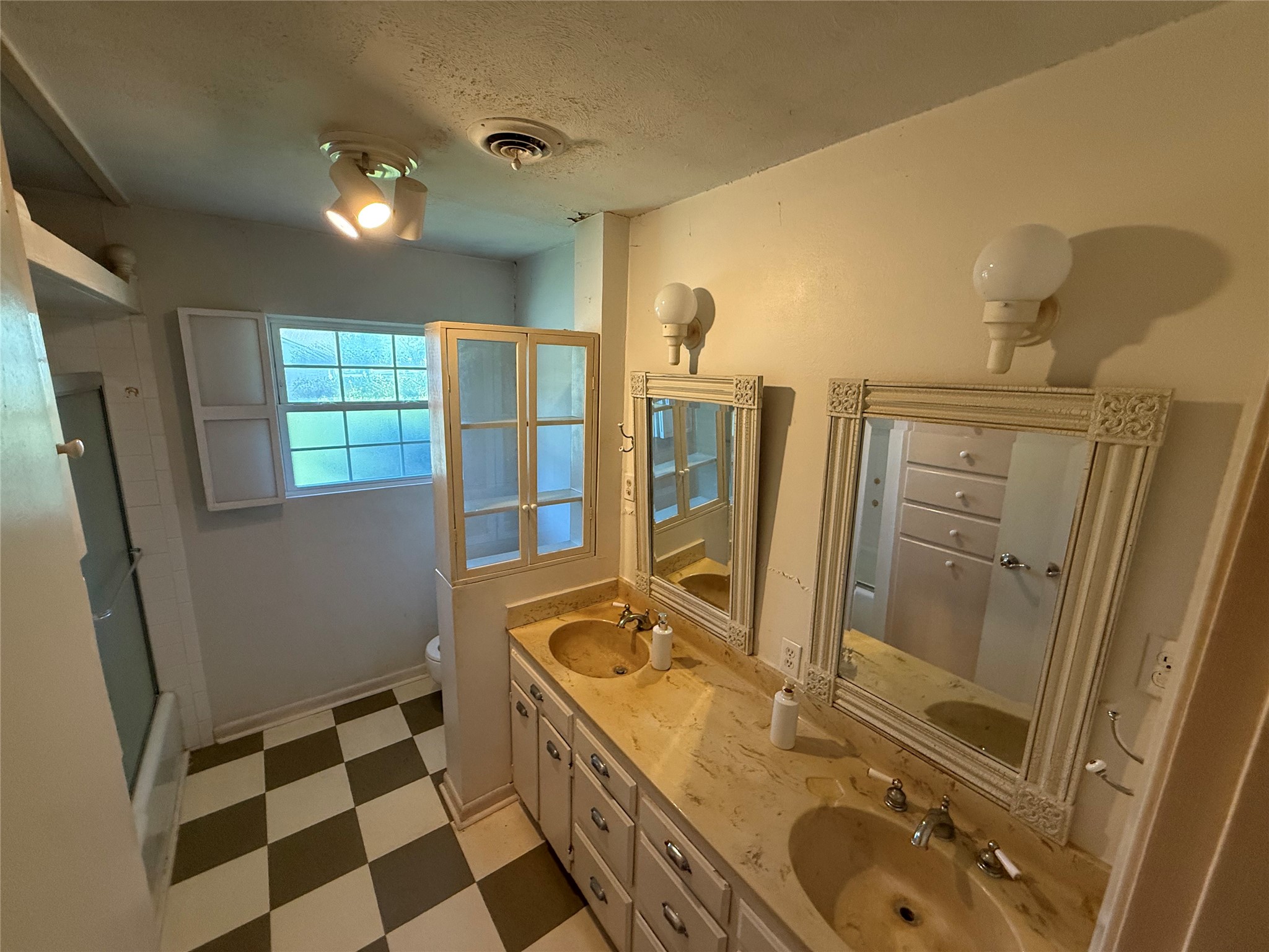2200 Agnew Street Bonham TX 75418