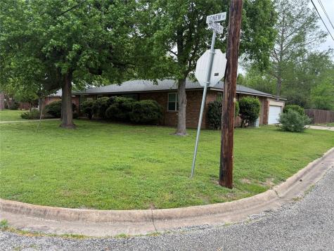 2200 Agnew Street Bonham TX 75418