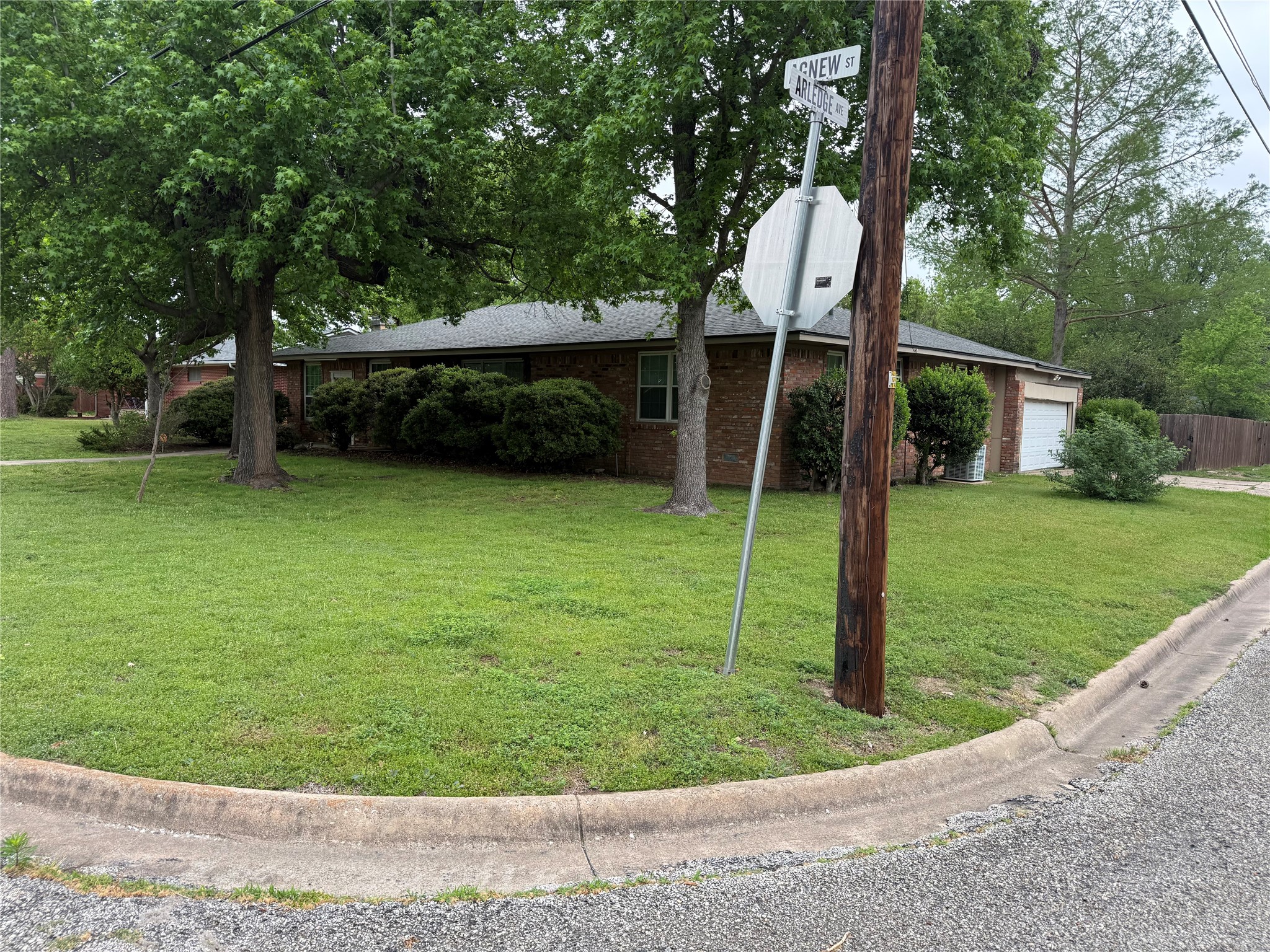 2200 Agnew Street Bonham TX 75418