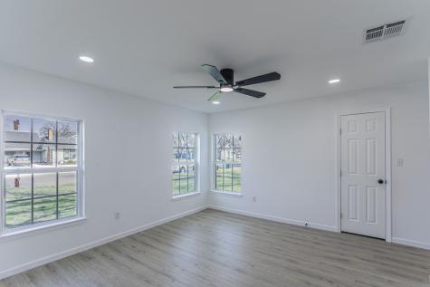 1026 La Clede Street Bellmead TX 76705
