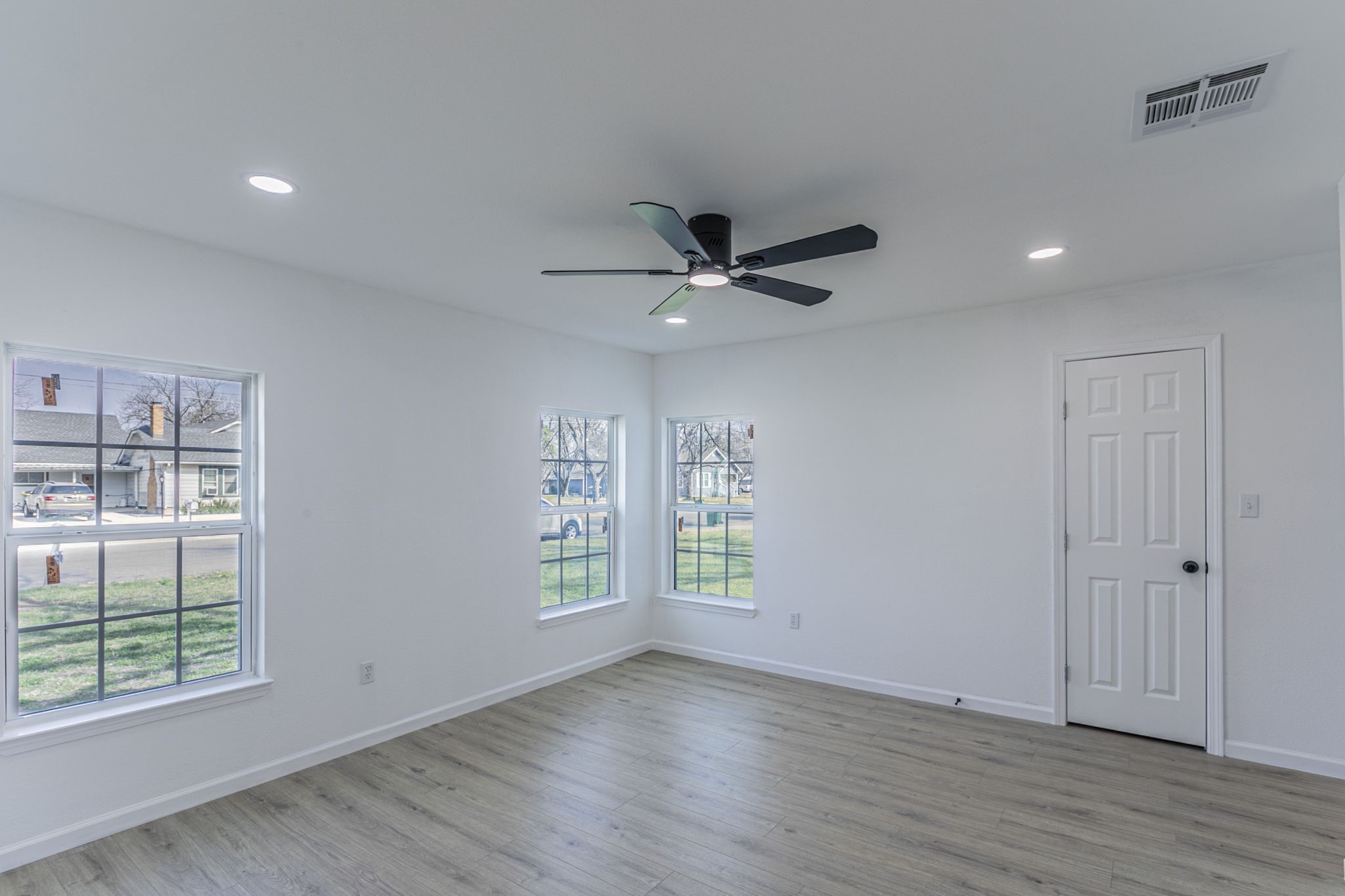 1026 La Clede Street Bellmead TX 76705