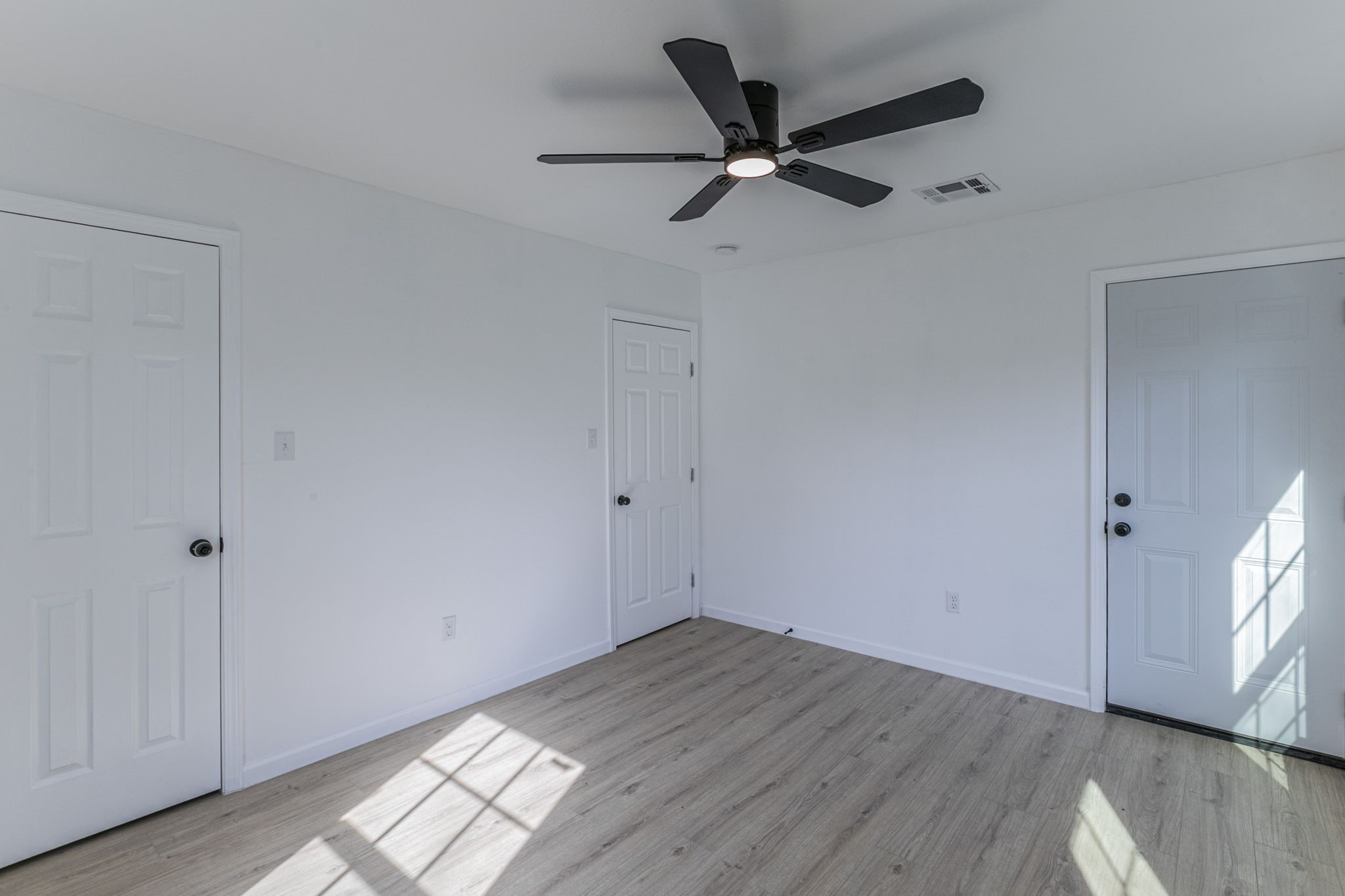 1026 La Clede Street Bellmead TX 76705