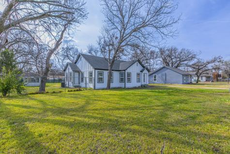 1026 La Clede Street Bellmead TX 76705