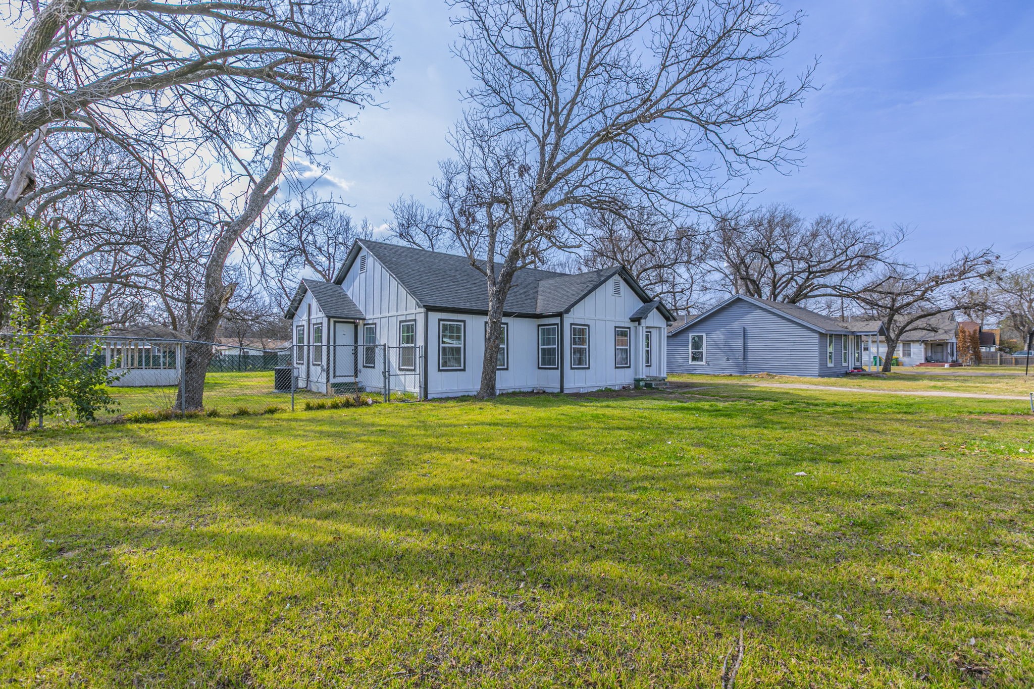 1026 La Clede Street Bellmead TX 76705