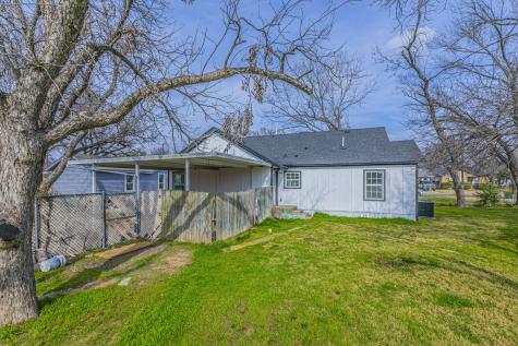 1026 La Clede Street Bellmead TX 76705