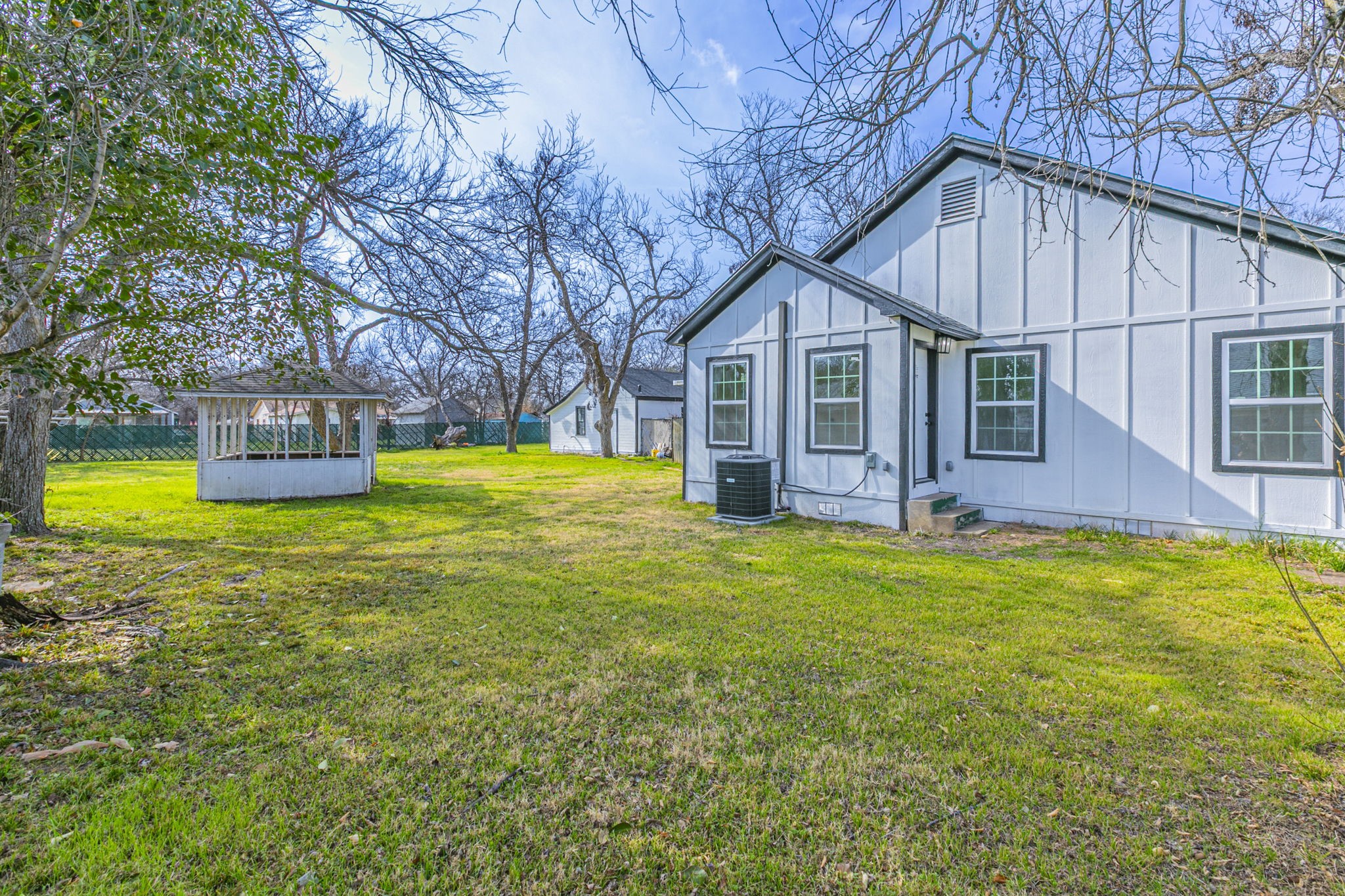 1026 La Clede Street Bellmead TX 76705