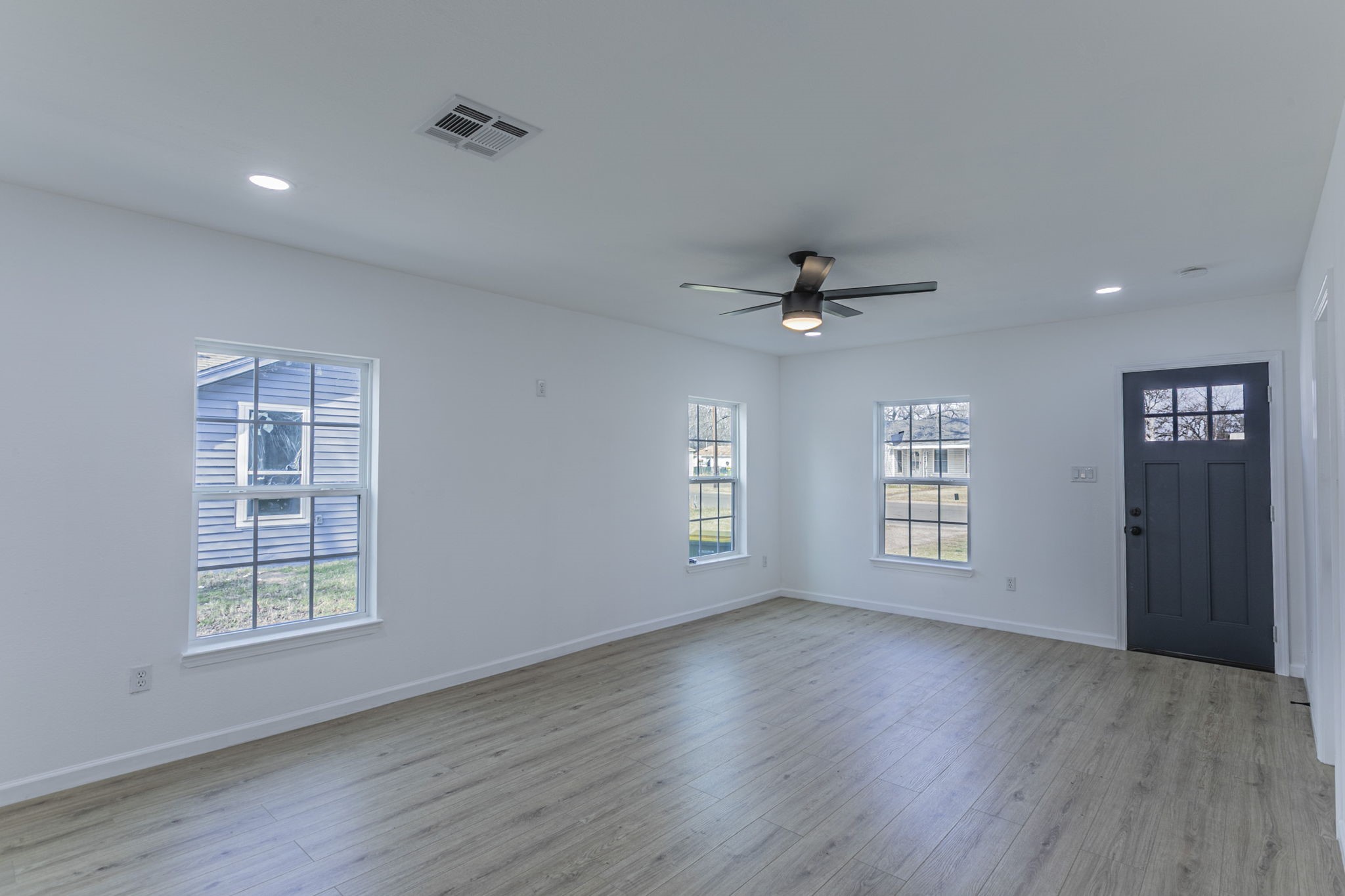 1026 La Clede Street Bellmead TX 76705