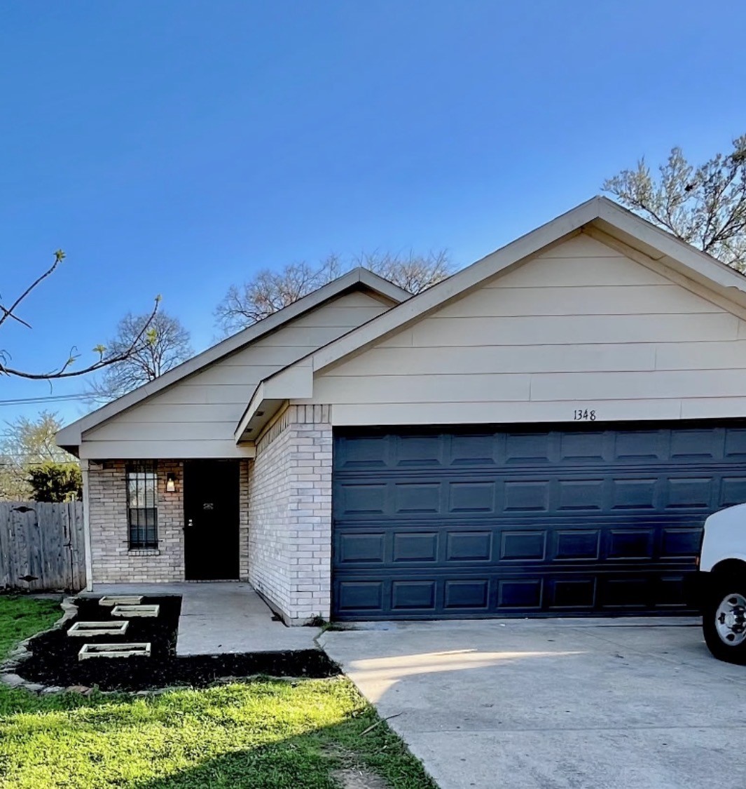 1348 E Maddox Fort Worth TX 76104