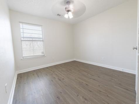 1348 E Maddox Fort Worth TX 76104